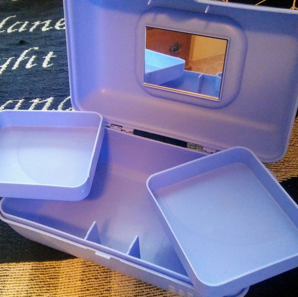 Small CaBoodle